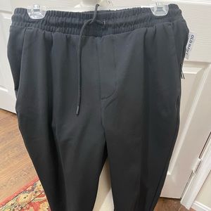 Bundle of 2 Old navy jogger very soft material in Black color